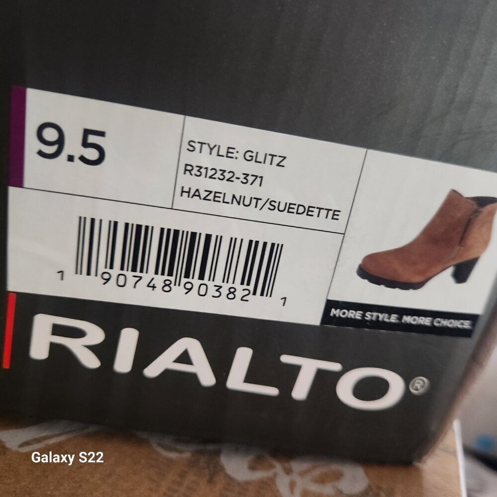 Rialto "Glitz" Hazelnut/Suedette Booties. NIB. Size 9.5 - Picture 7 of 9